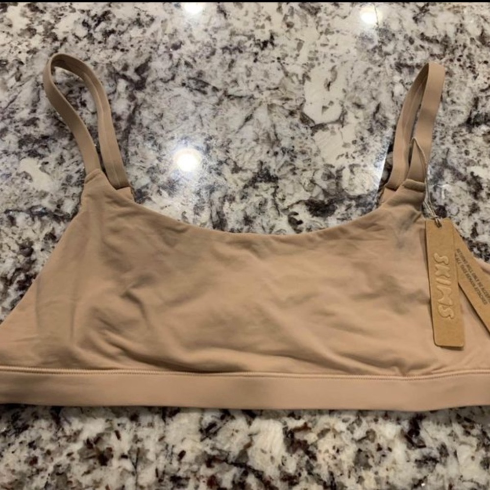 Skims fits everybody scoop bralette Medium nwt